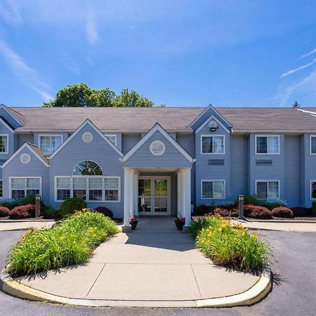 Microtel Inn & Suites By Wyndham Bethel/Danbury Екстериор снимка