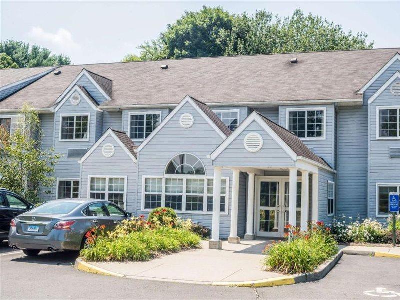 Microtel Inn & Suites By Wyndham Bethel/Danbury Екстериор снимка