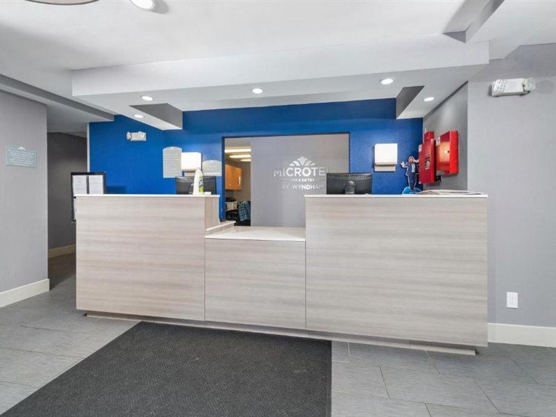 Microtel Inn & Suites By Wyndham Bethel/Danbury Екстериор снимка