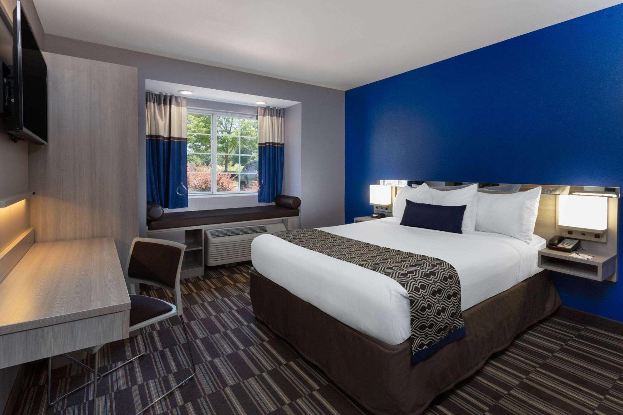 Microtel Inn & Suites By Wyndham Bethel/Danbury Екстериор снимка