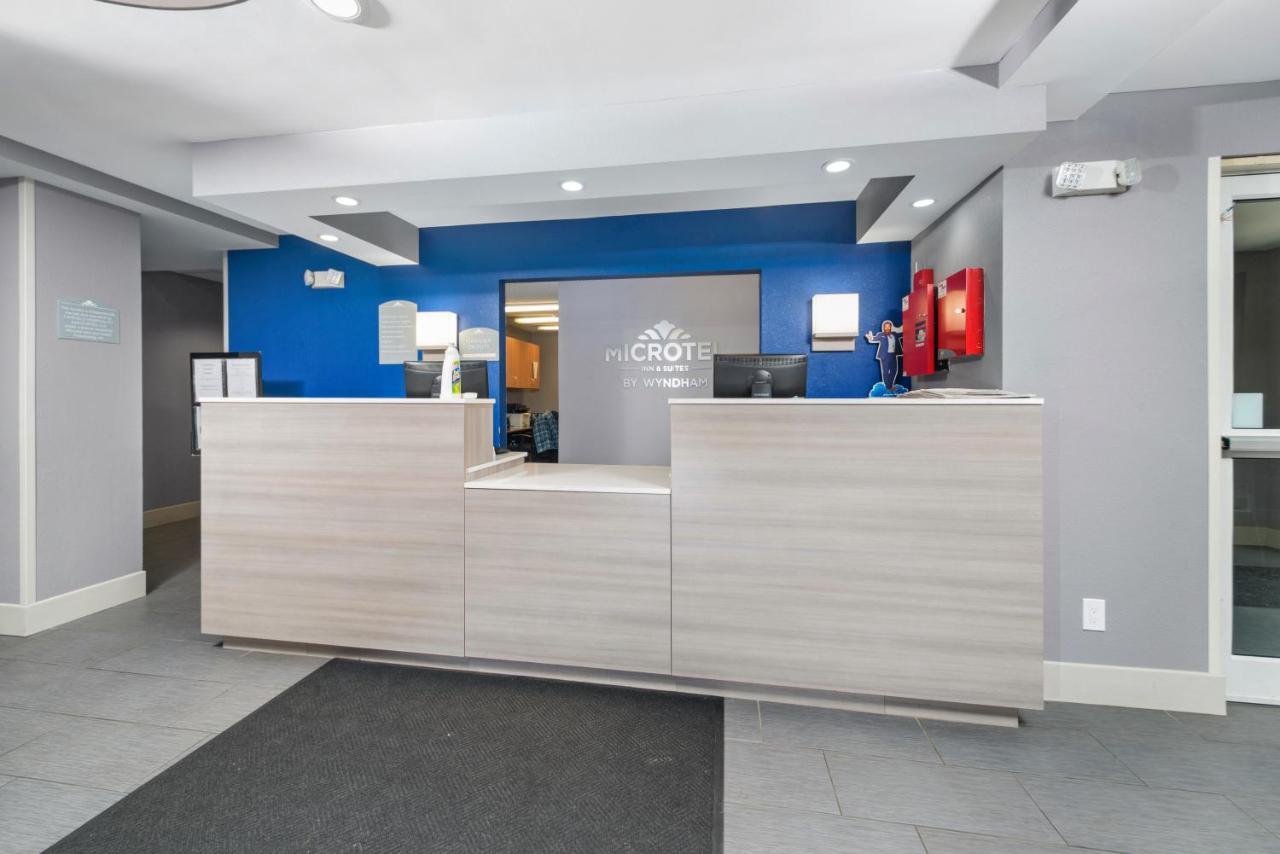 Microtel Inn & Suites By Wyndham Bethel/Danbury Екстериор снимка