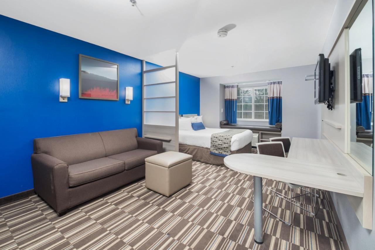 Microtel Inn & Suites By Wyndham Bethel/Danbury Екстериор снимка