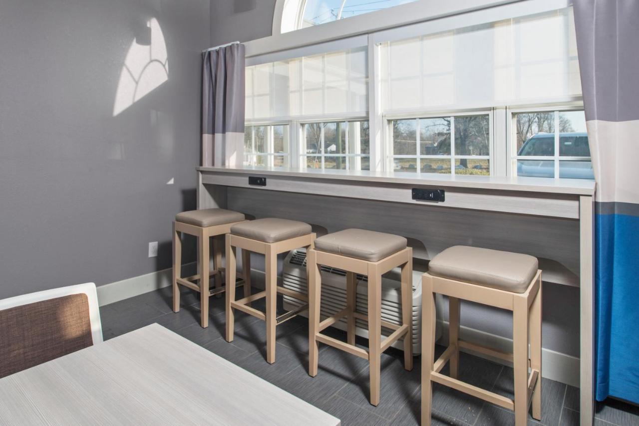 Microtel Inn & Suites By Wyndham Bethel/Danbury Екстериор снимка