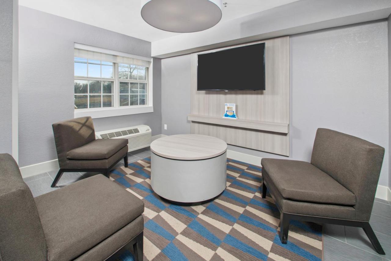 Microtel Inn & Suites By Wyndham Bethel/Danbury Екстериор снимка