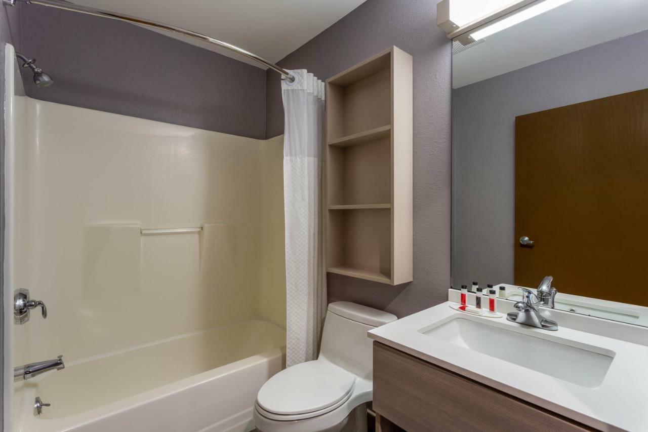 Microtel Inn & Suites By Wyndham Bethel/Danbury Екстериор снимка